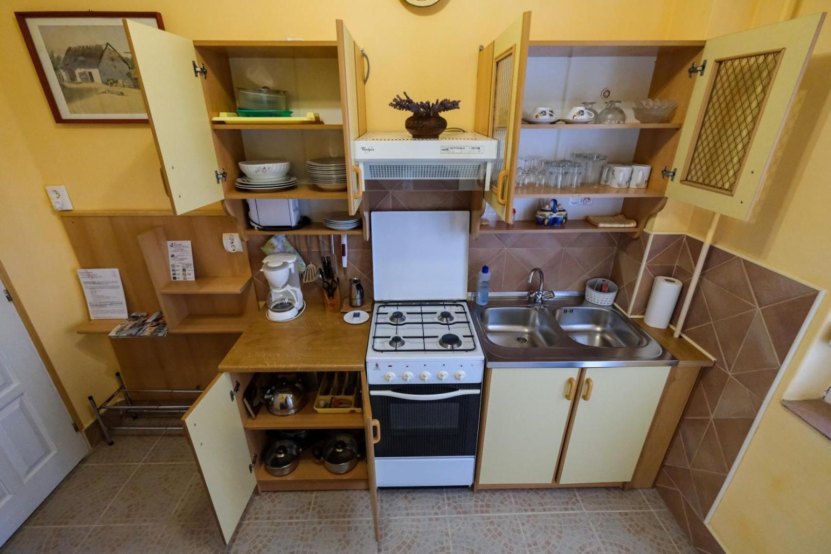 4 Evszak Apartman Гюла Екстериор снимка